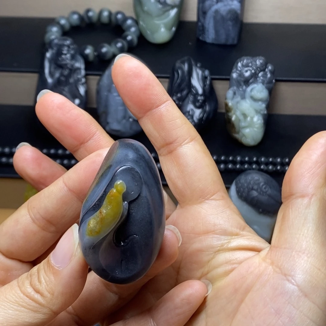 颈饰未镶嵌和田玉