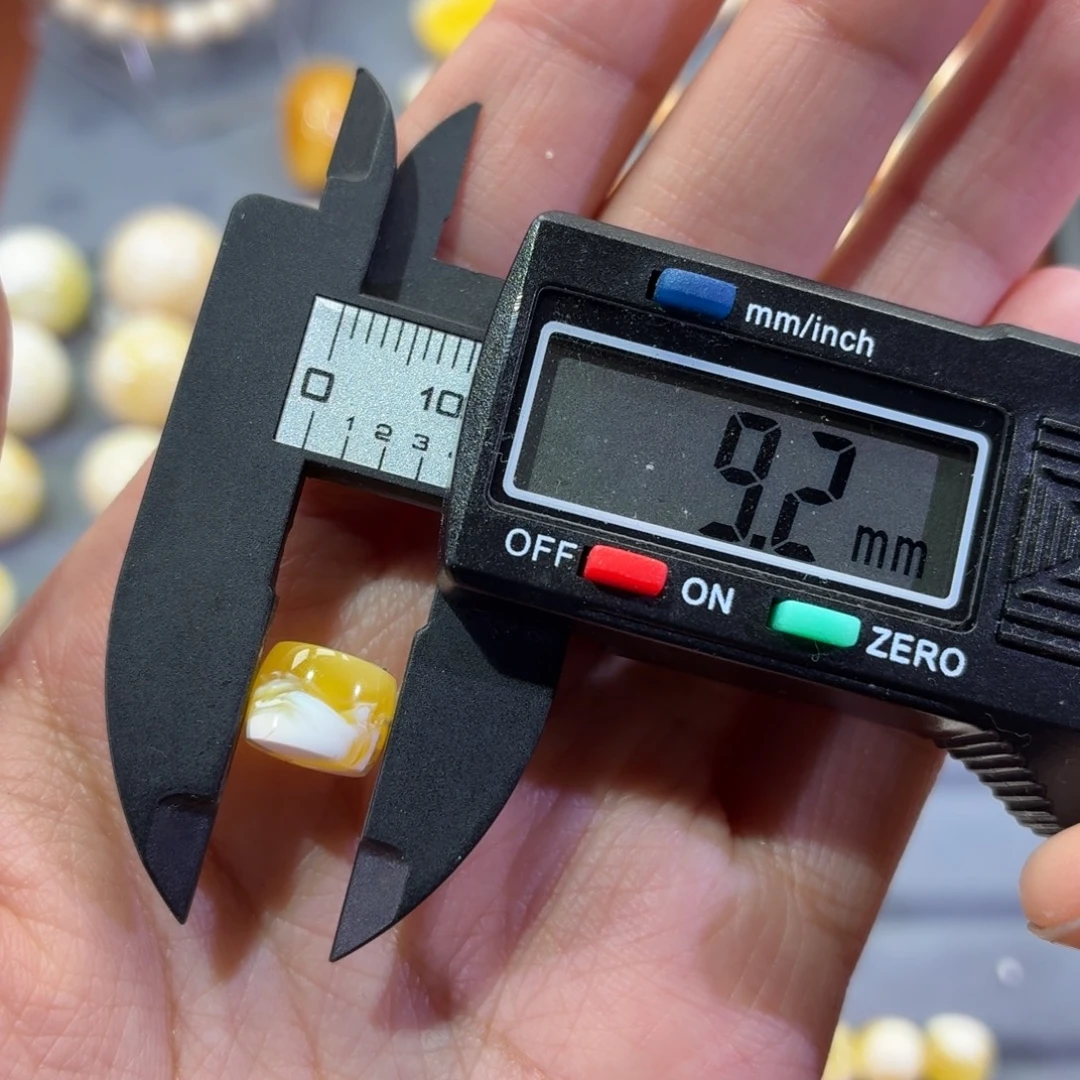 琥珀未镶嵌裸石直切