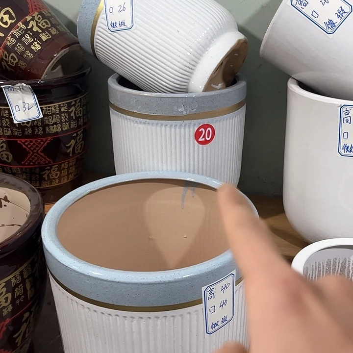 红陶陶瓷花盆默认嗯微瑕啊