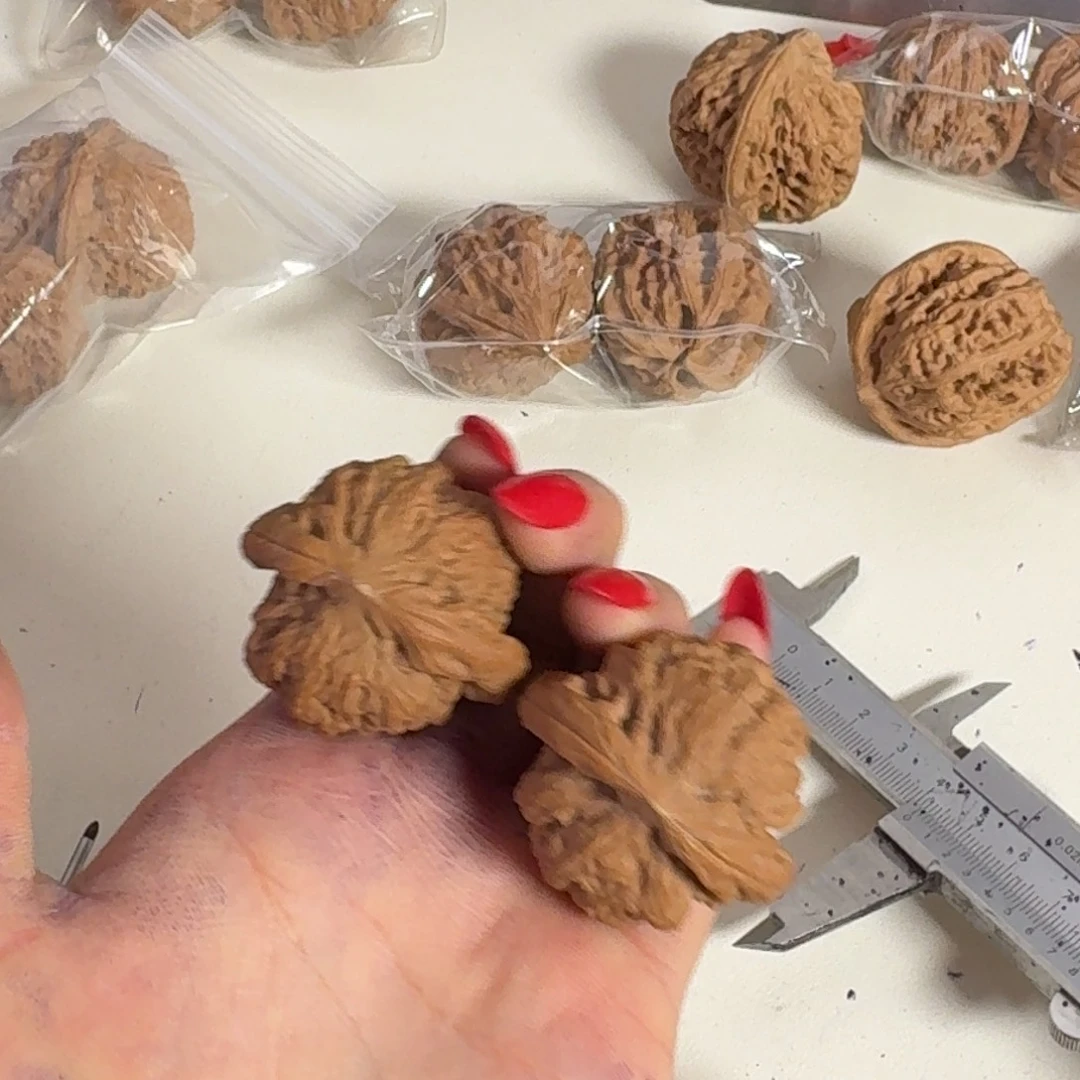 嗳***伱吊坠文玩核桃42金公子单只有点浮黄