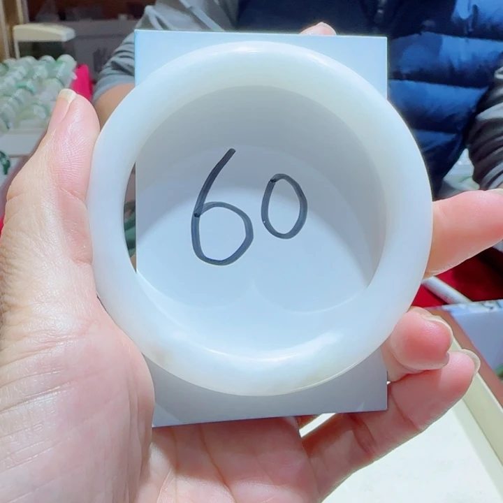 和田玉未镶嵌手镯688