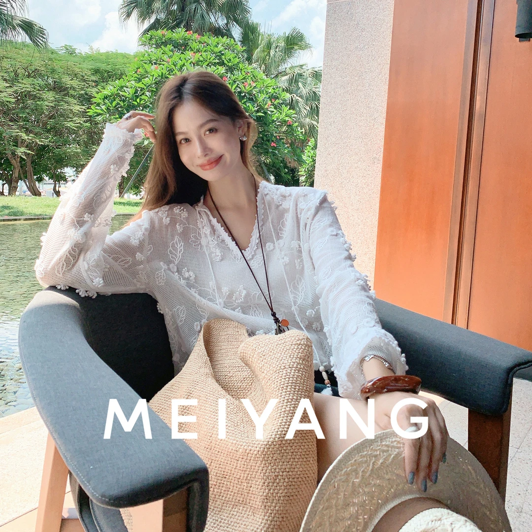 A美洋MEIYANG 英梨蕾丝衫【商场同款】 长绒棉镂空微透V领长袖-周五