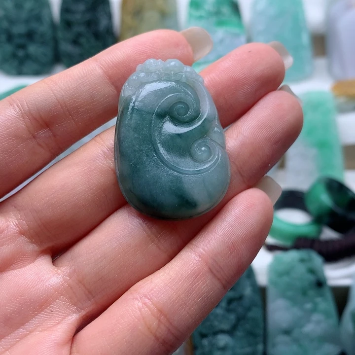 定制翡翠未镶嵌如意