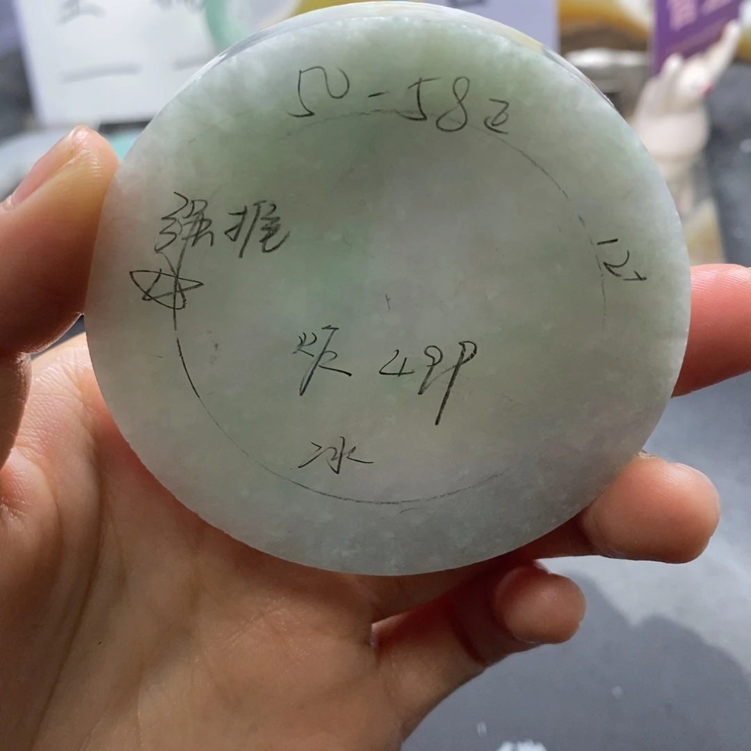 定制翡翠未镶嵌翡翠手镯