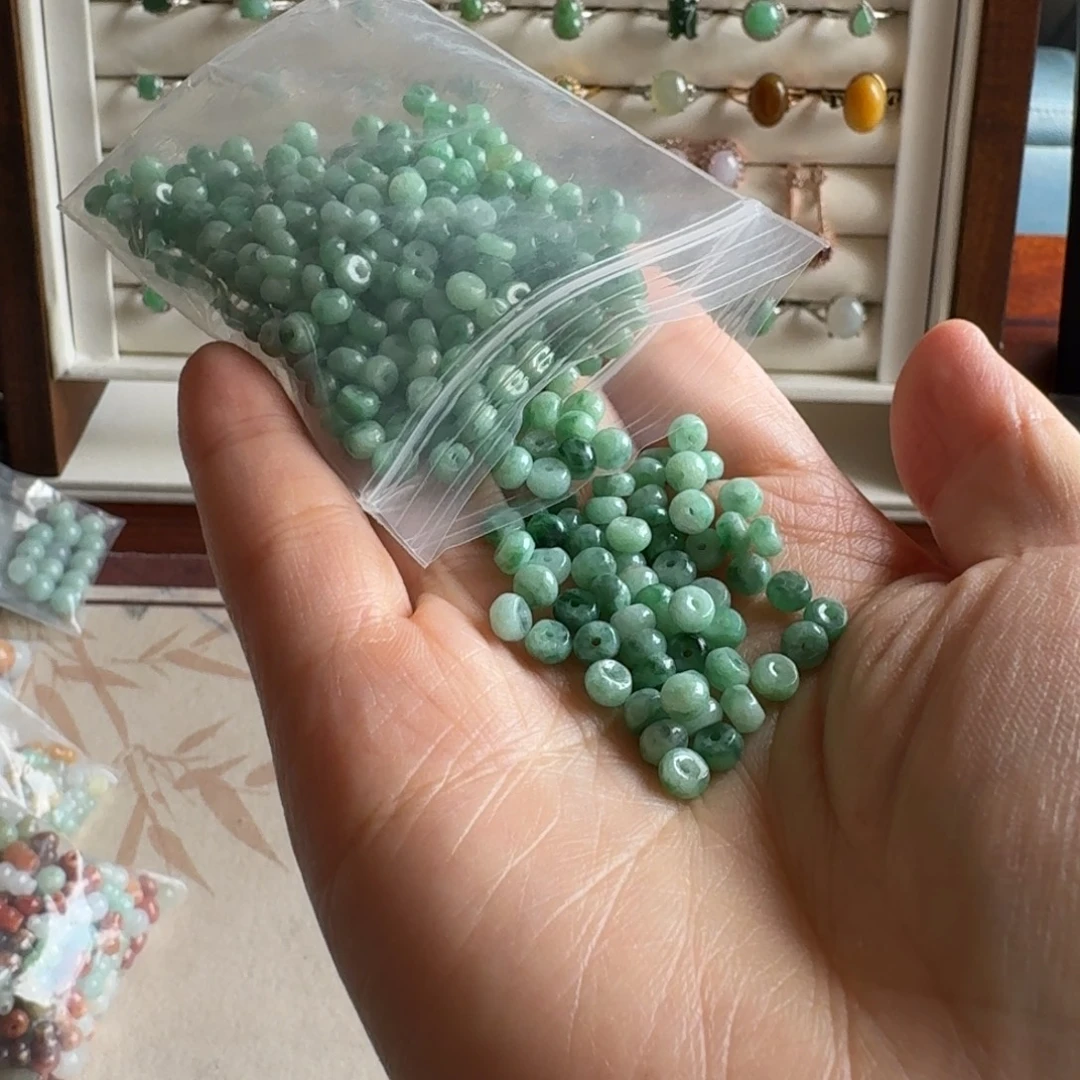 翡翠未镶嵌颈饰总价 清货福利16