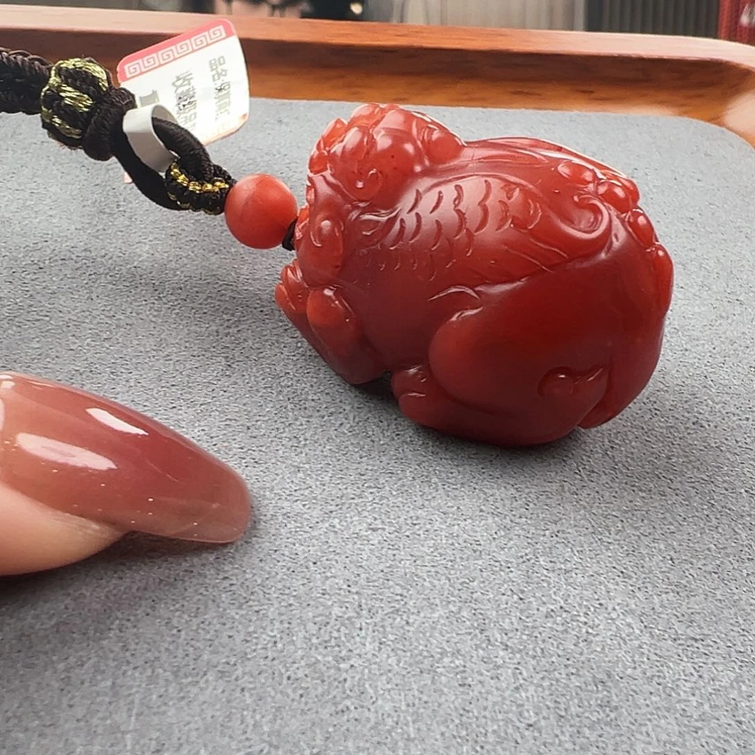 南红玛瑙吊坠未镶嵌