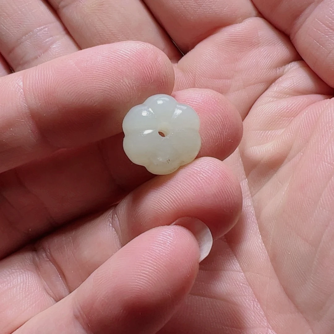 和田玉未镶嵌颈饰福*人