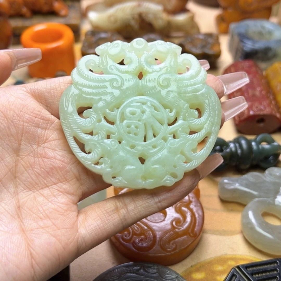 【闪购商品】蛇纹石玉颈饰未镶嵌