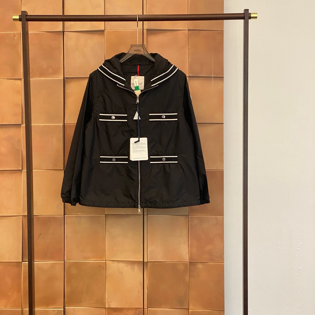 全新未使用 MONCLER Chatel黑色刺绣徽标四口袋冲锋衣/0码/29556