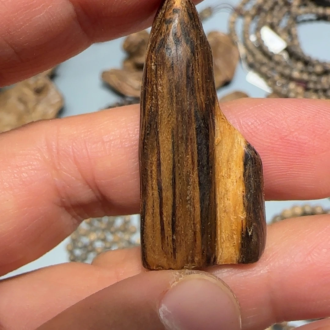 沉香碎屑沉香60万批次2.11克菩萨奇9分沉兰花香