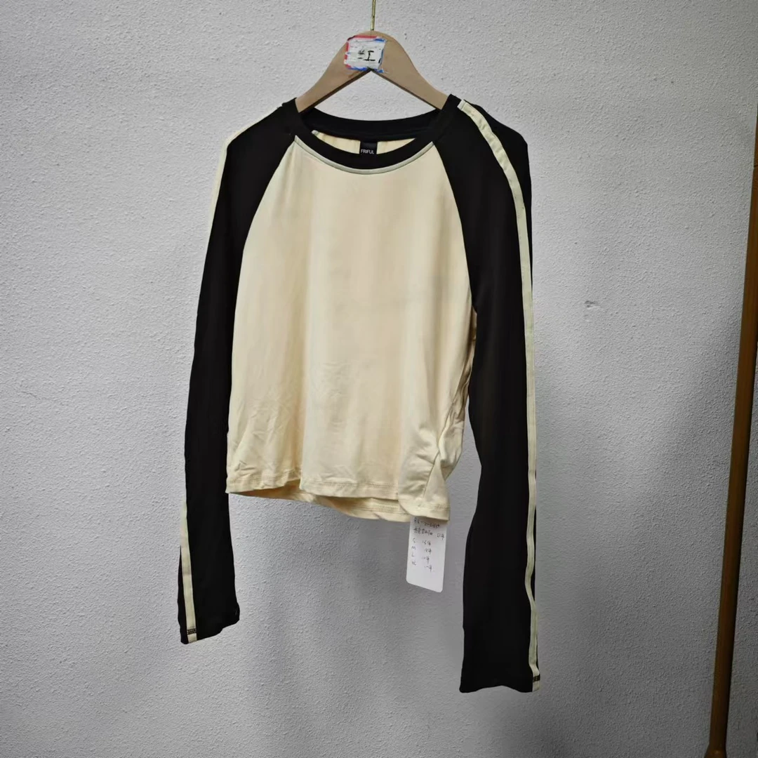 唯琳剪标 8仓B8-2-3063款 杏拼黑色袖子圆领T