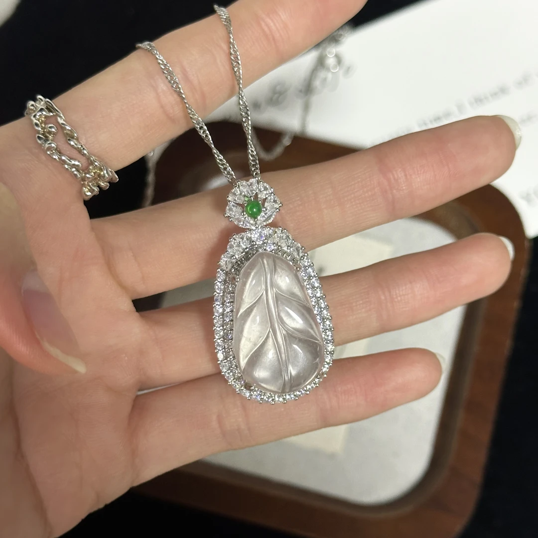 天然石英质玉水沫 豪镶款叶子吊坠