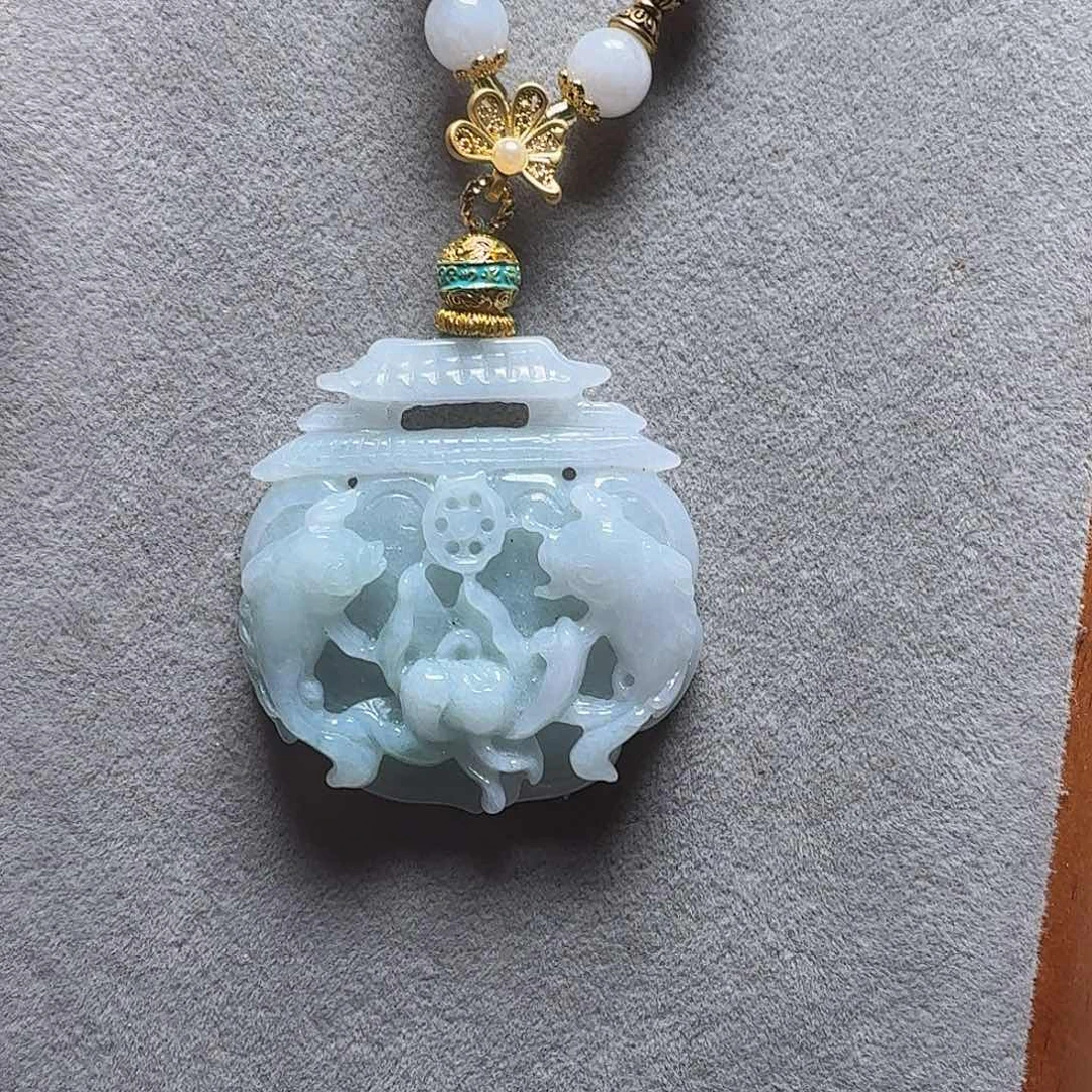 吊坠(赠链)未镶嵌翡翠