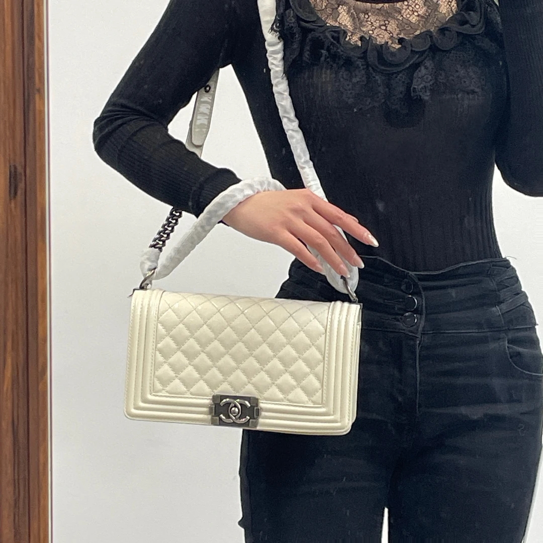 95新 Chanel/香奈儿  chanel白银菱格纹漆皮leboy单肩包
