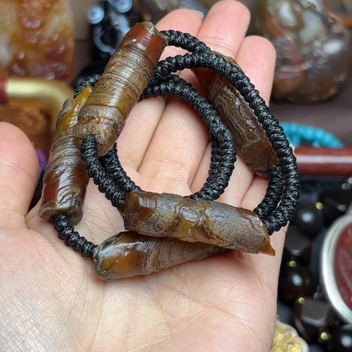 李***室玛瑙/玉髓未镶嵌颈饰