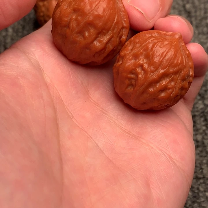 文玩核桃吊坠磨盘。
