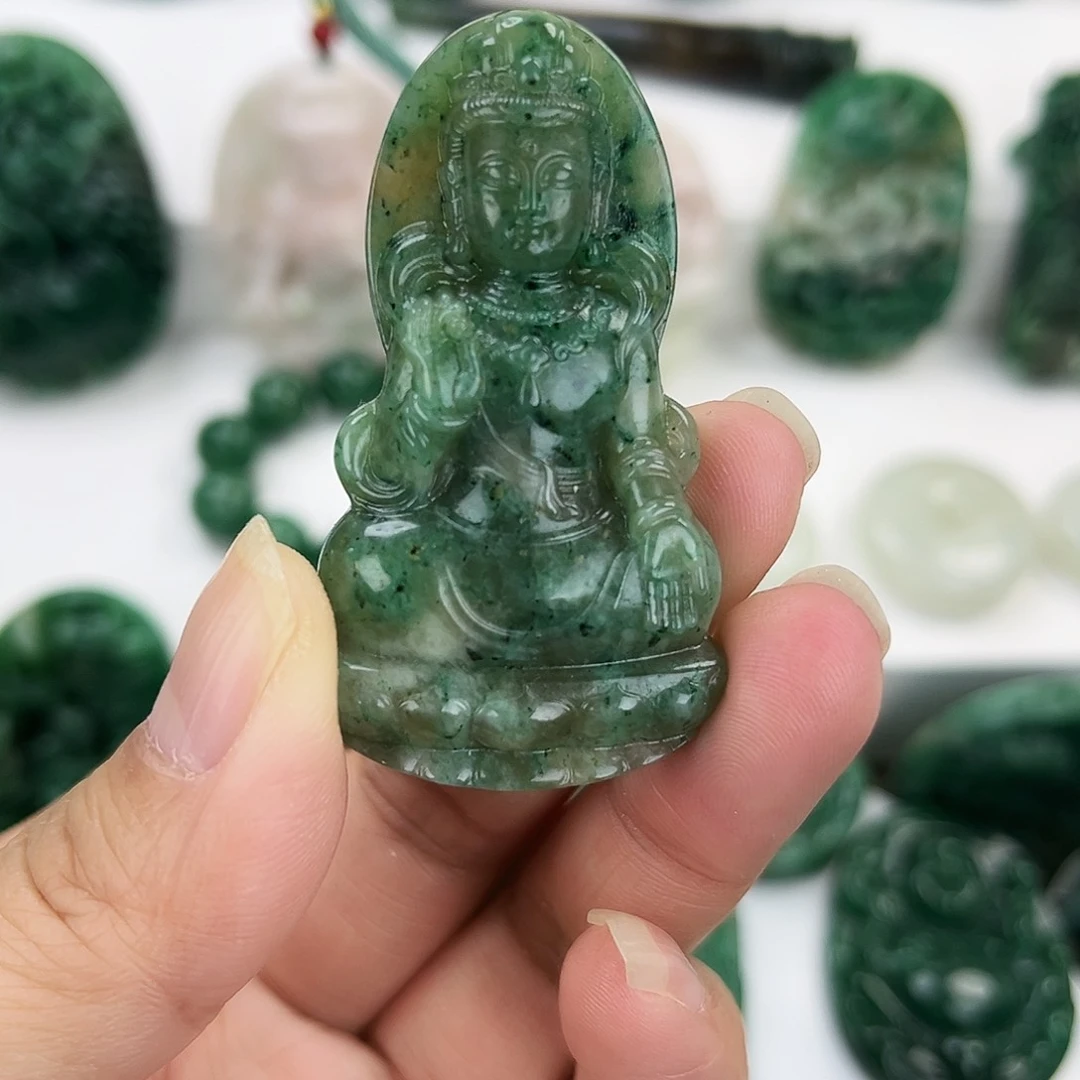 独山玉颈饰未镶嵌