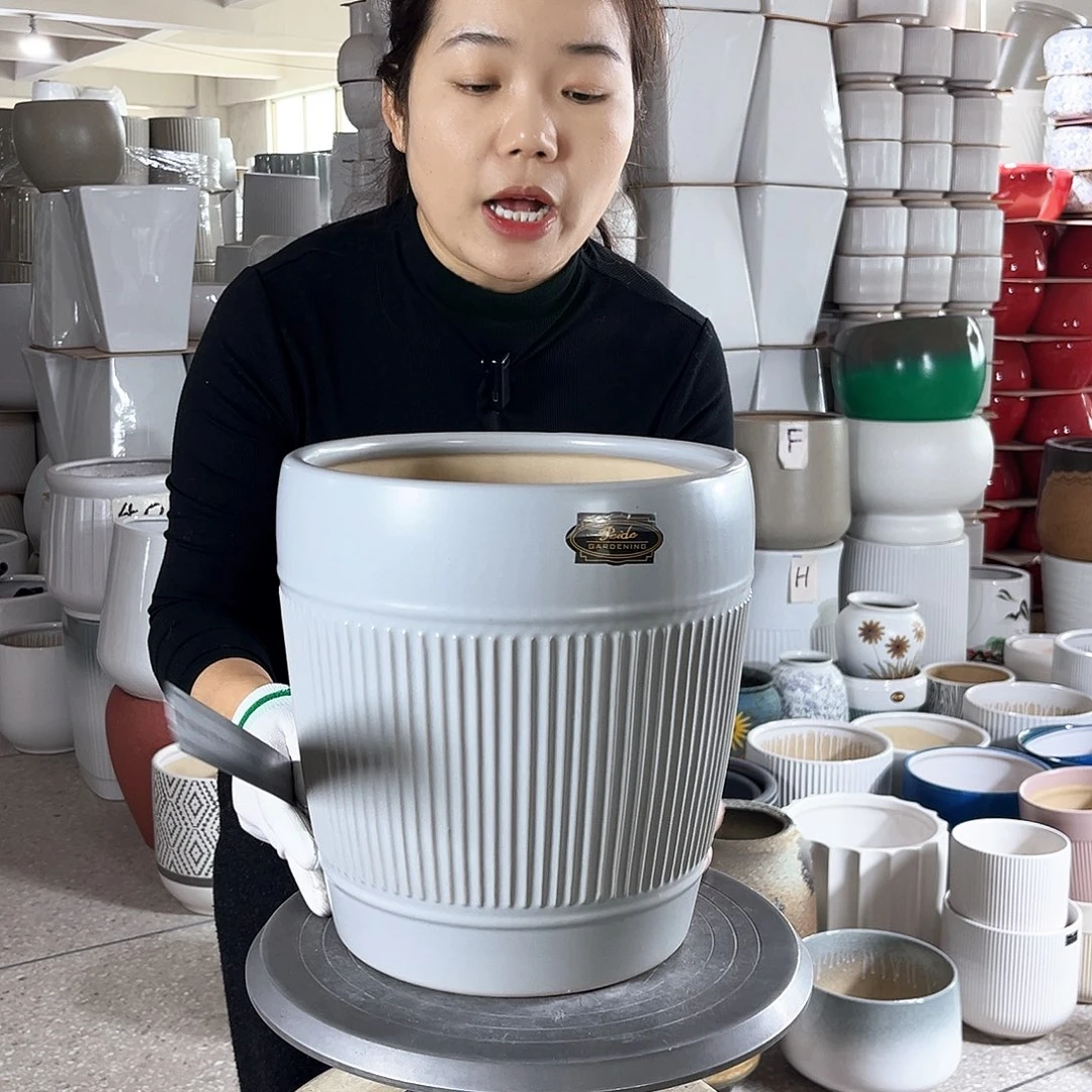 陶瓷口径24.5-26。浅灰