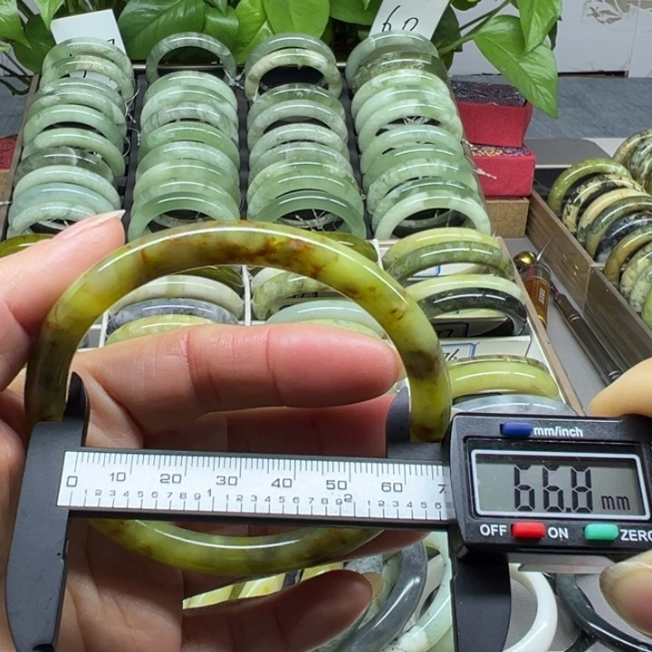 蛇纹石玉未镶嵌手镯76