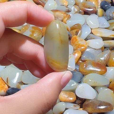 和田玉（糖玉）未镶嵌颈饰17.8克