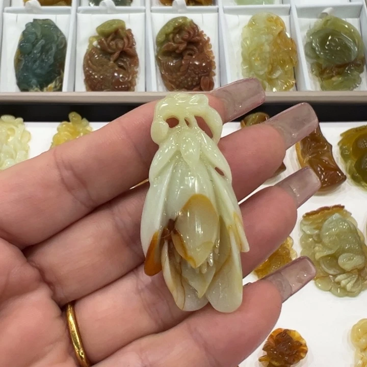 蛇纹石玉合金颈饰