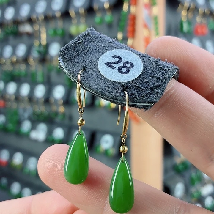 和田玉18K金镶嵌耳饰