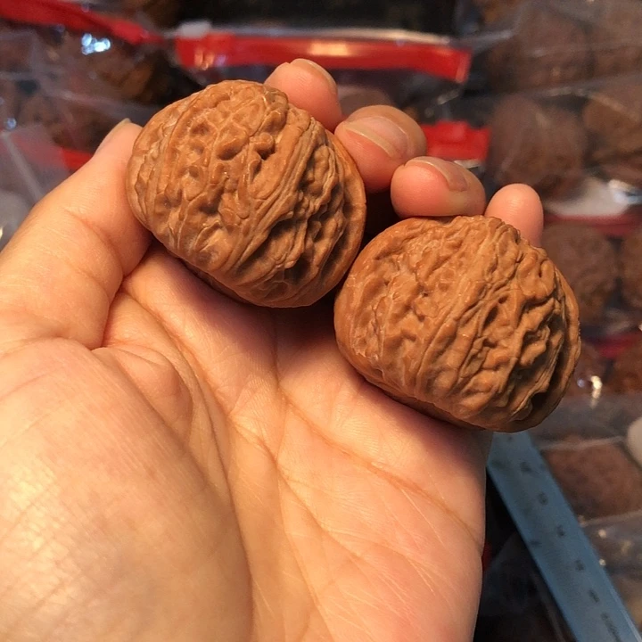 文玩核桃吊坠白狮子38