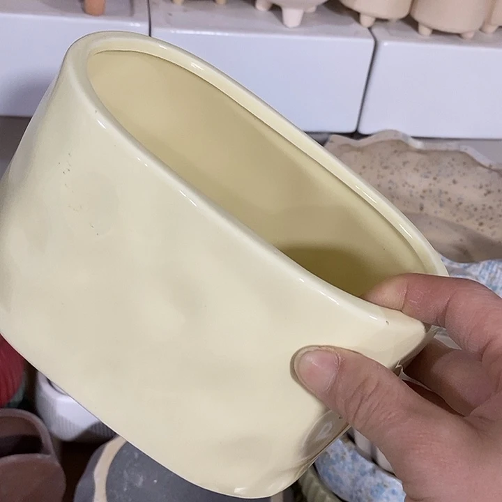 陶盆有孔 瑕疵针孔漏釉介意勿拍外口 16*9外高10