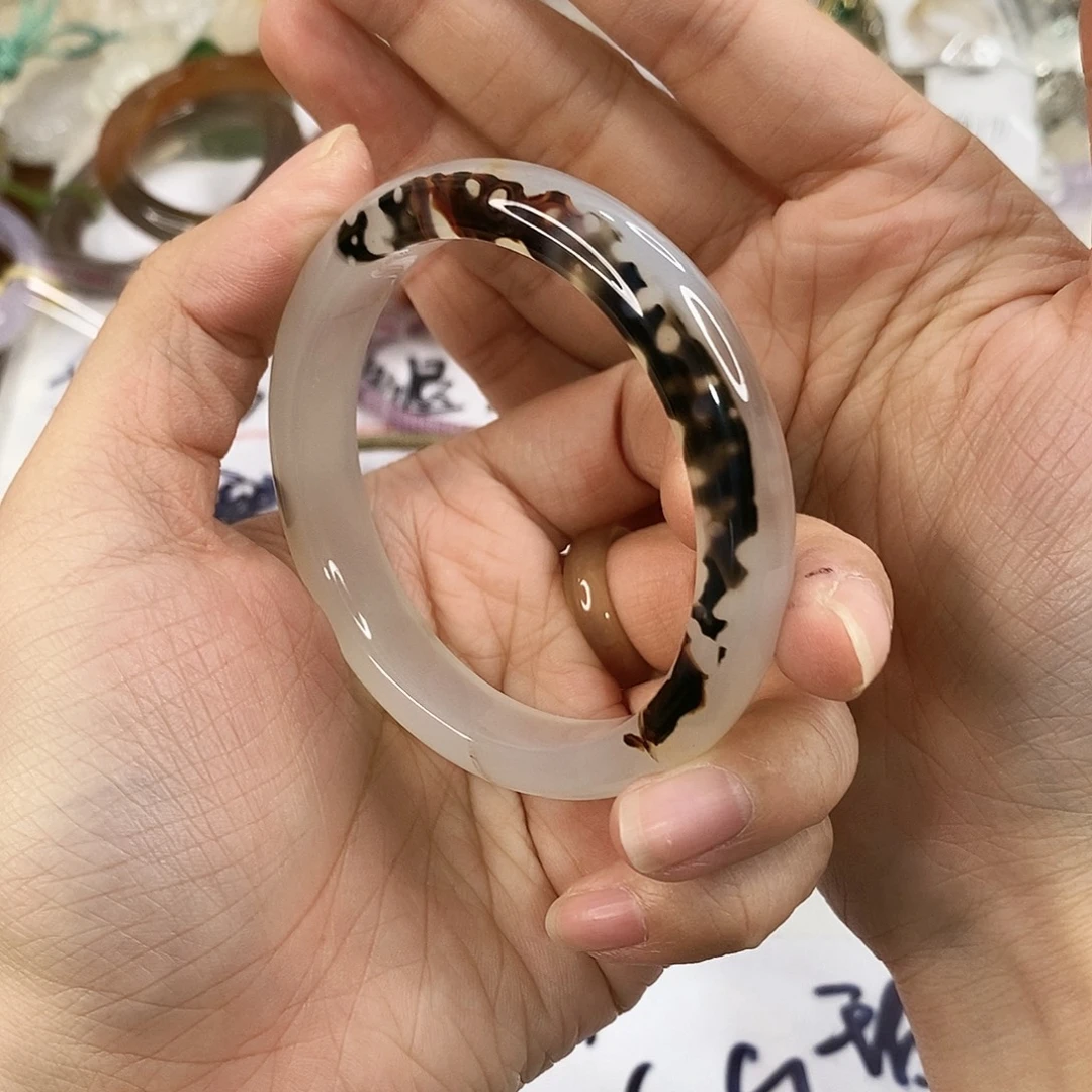 玛瑙/玉髓未镶嵌手镯A509。57圈