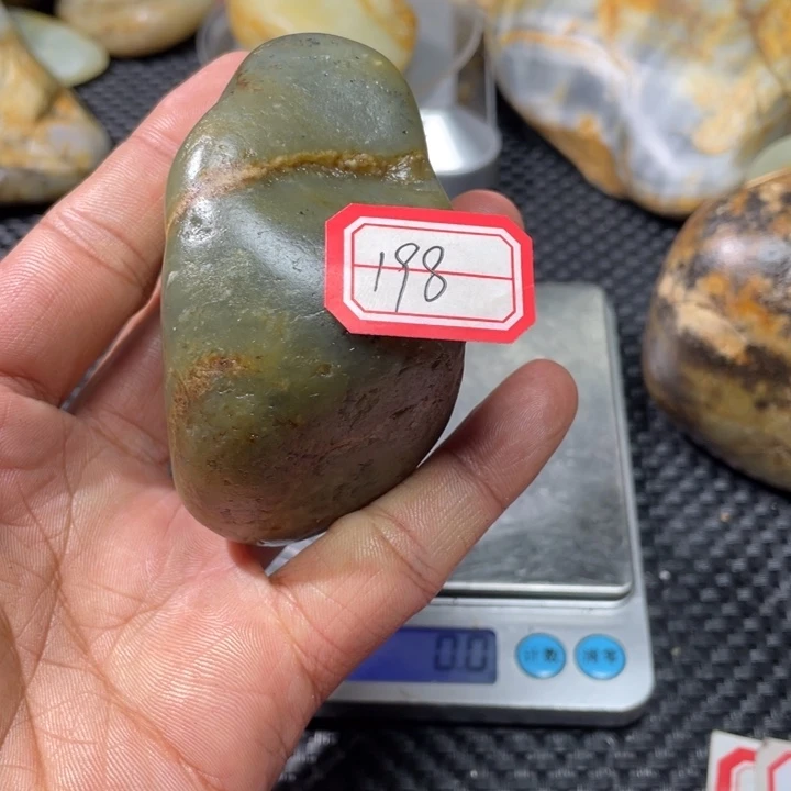颈饰未镶嵌和田玉198