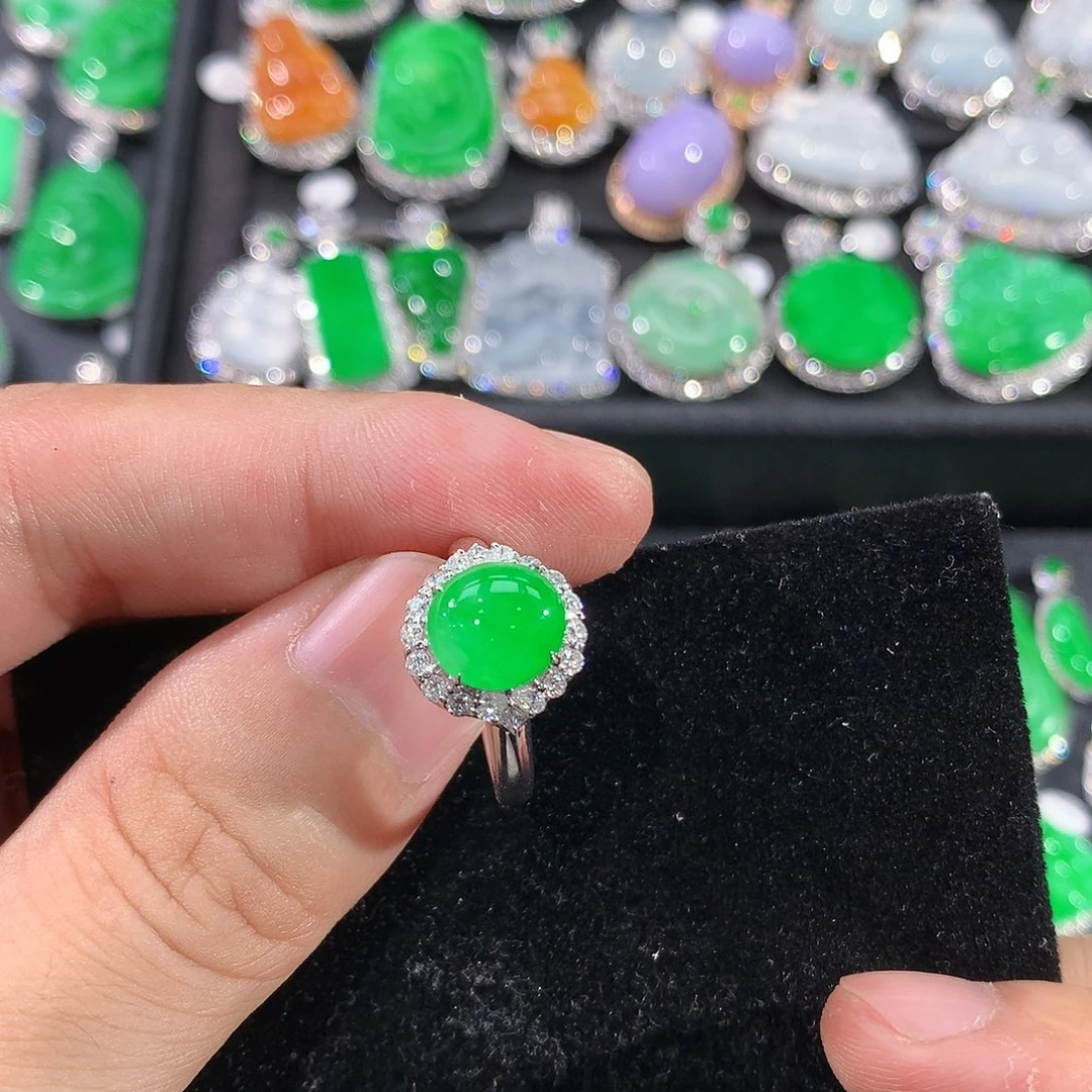 翡翠18K金镶嵌戒指