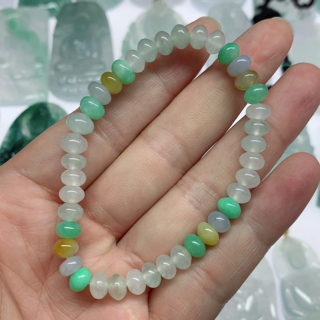 翡翠未镶嵌颈饰女神手串