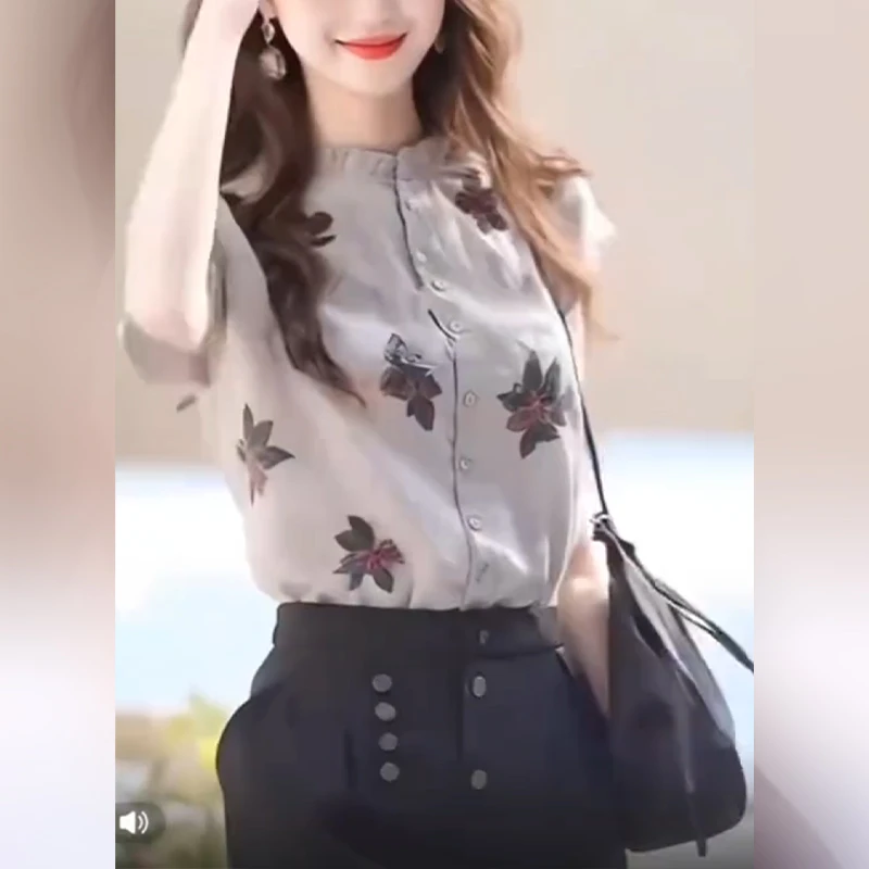 洋气减龄设计感印花短袖立领衬衫女夏季休闲别致衬衣轻奢时尚上衣