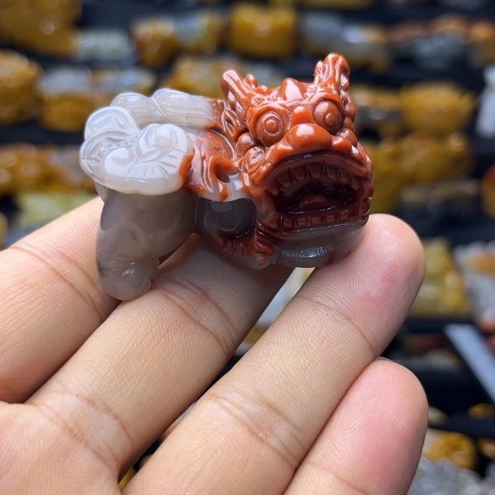 石英质玉（黄龙玉）未镶嵌颈饰