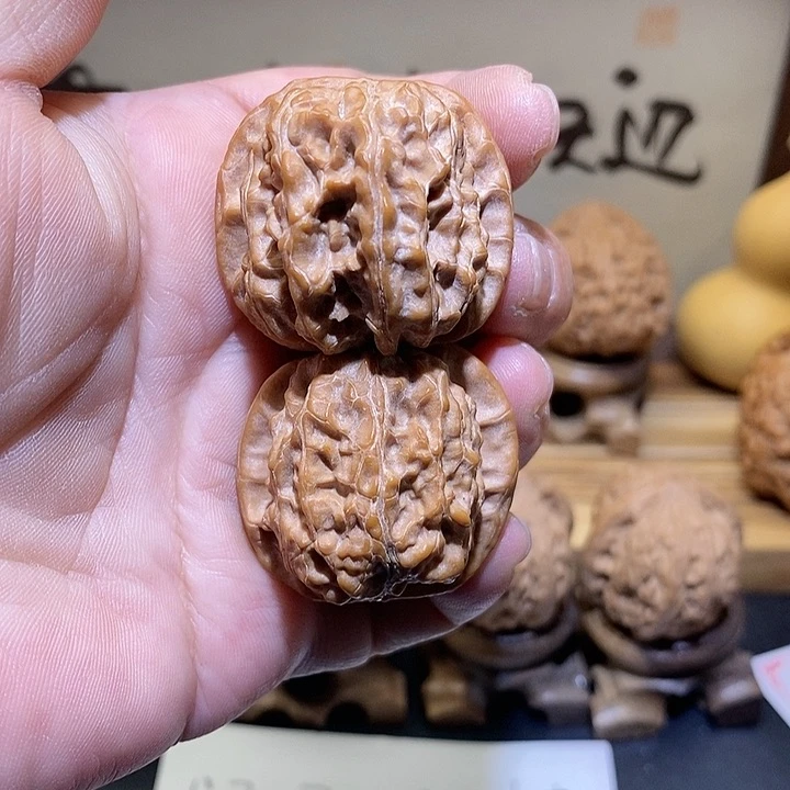 文玩核桃把件做****?33野马踢微修