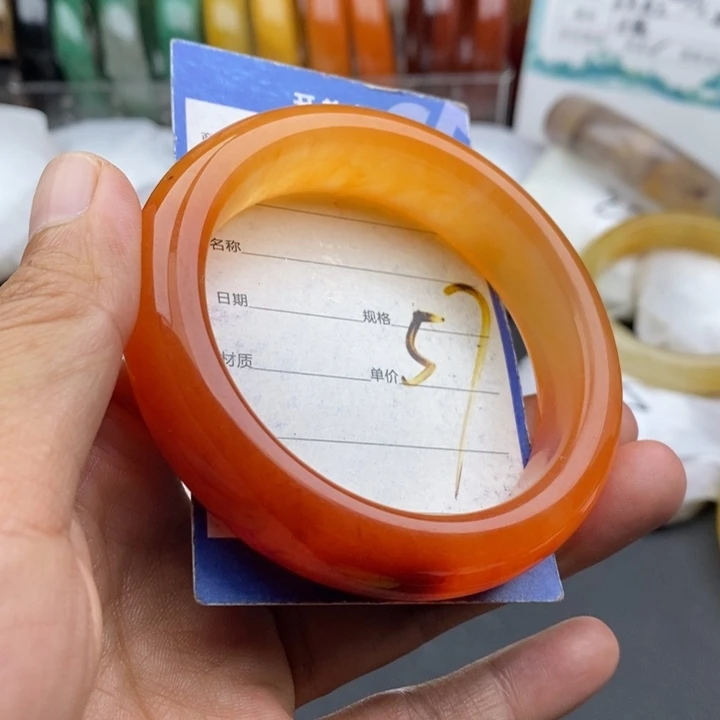 未镶嵌手镯石英质玉