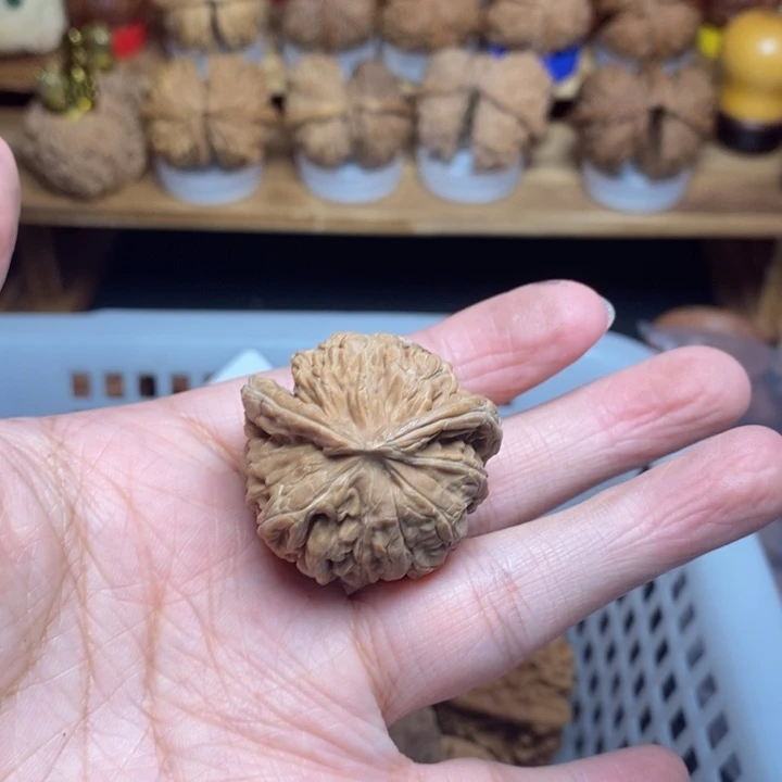 鸿***文玩核桃把件文玩