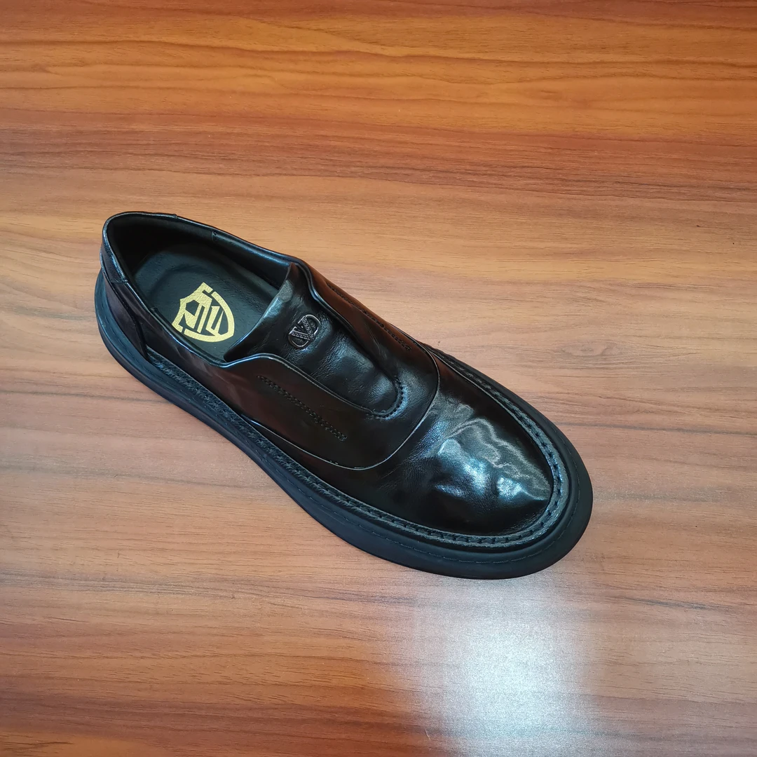 广州时尚爆款素面休闲风复古夏季轻便休闲皮鞋百搭英伦风一脚蹬