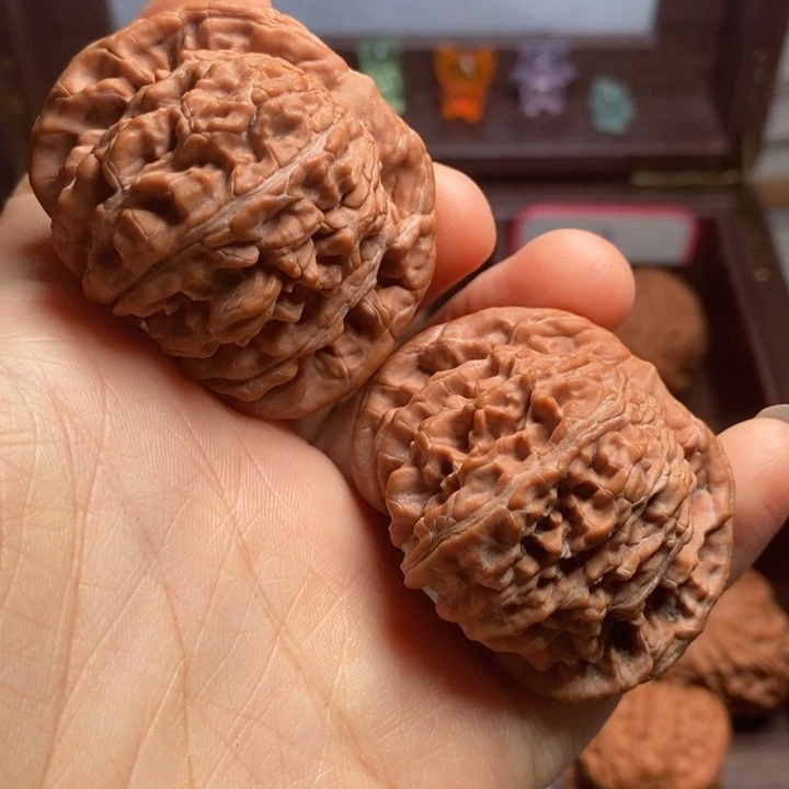 文玩核桃吊坠谁****羊四座楼