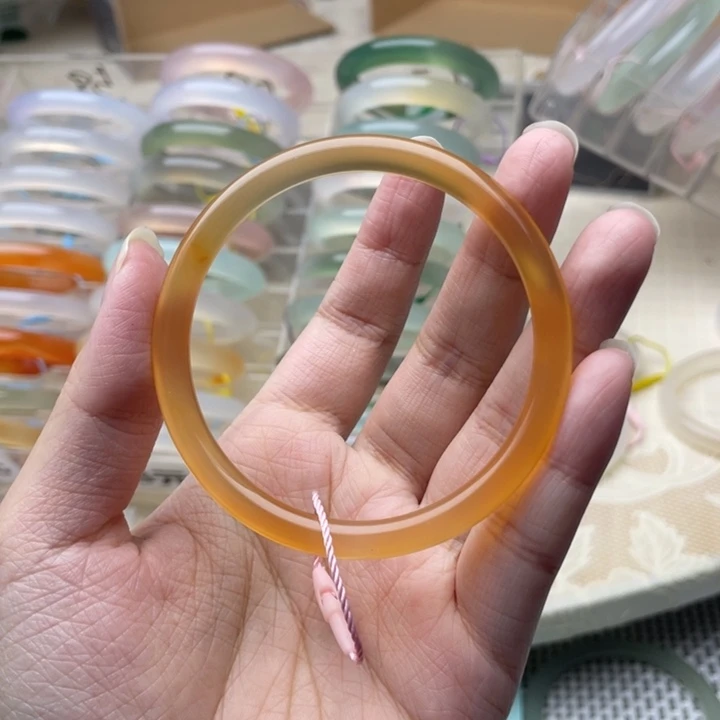 玛瑙/玉髓未镶嵌手镯57圈口