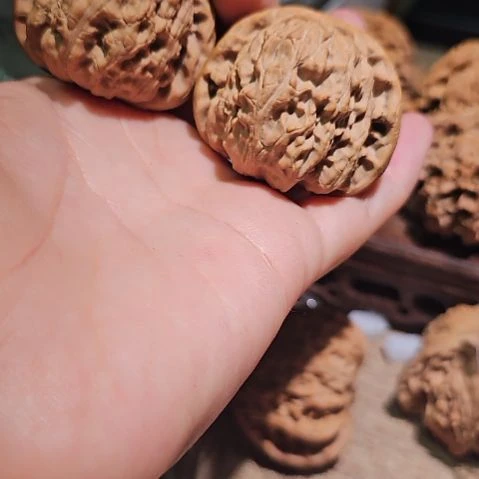 文玩核桃吊坠43白狮子
