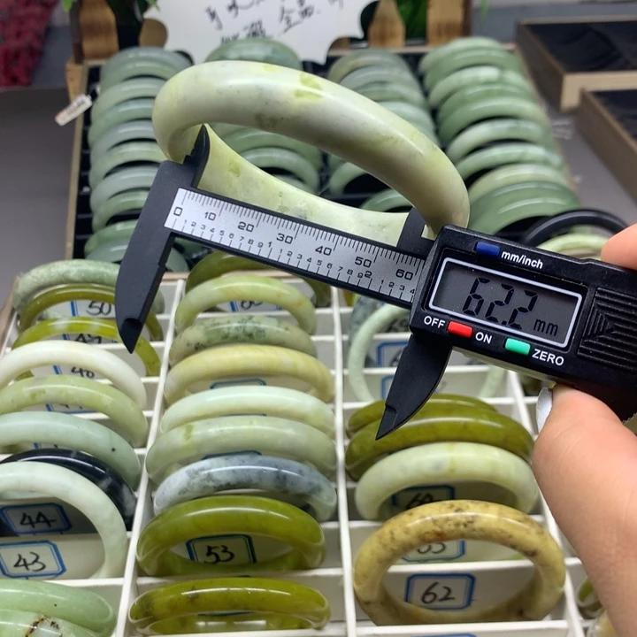 未镶嵌蛇纹石玉手镯61