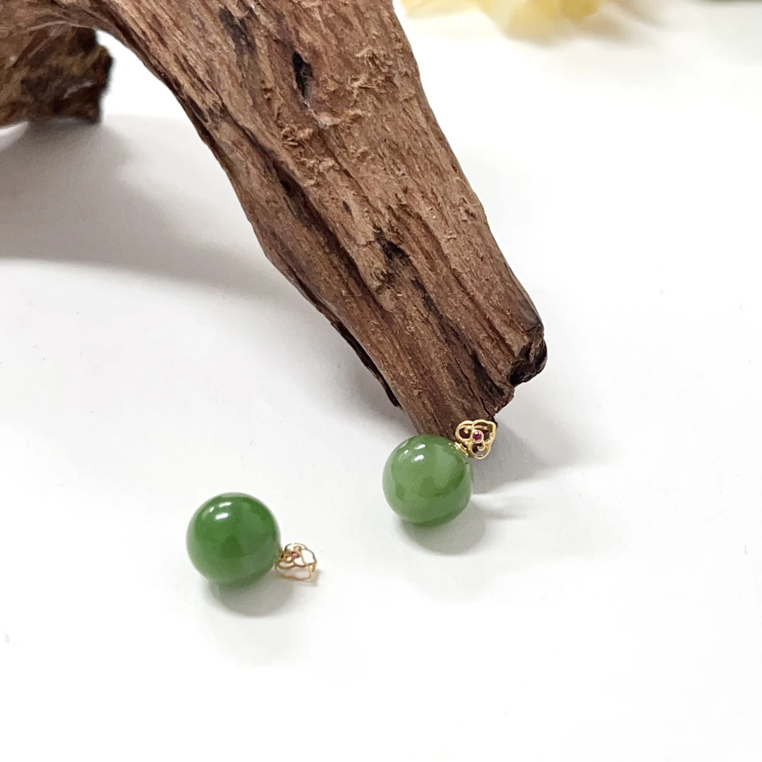 【小宝珠宝】22 T0990-18K金镶嵌和田玉吊坠-多样性发一件-9.5mm