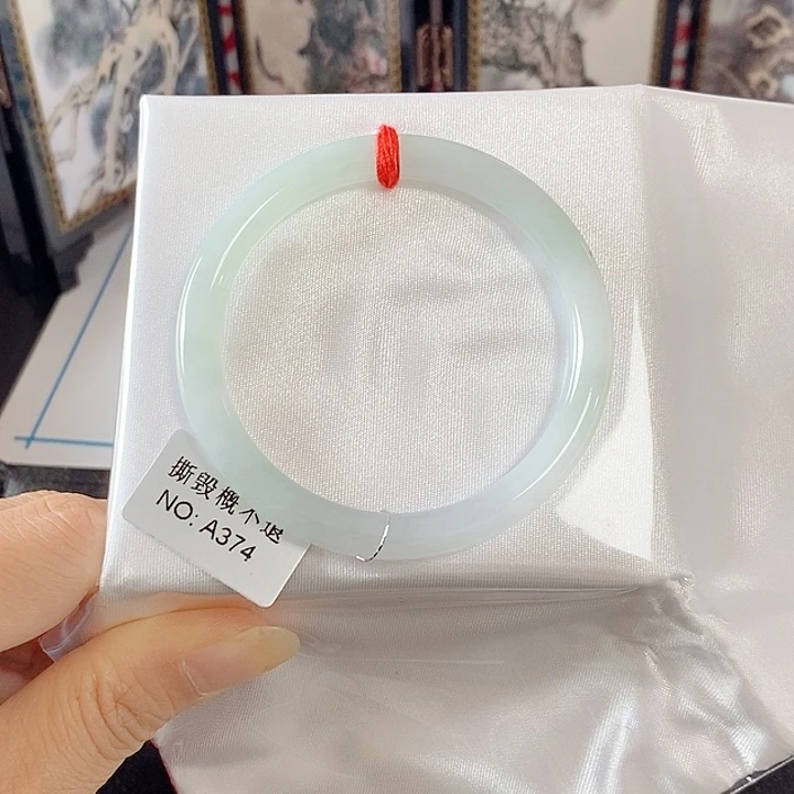 翡翠未镶嵌手镯（圆镯）手镯