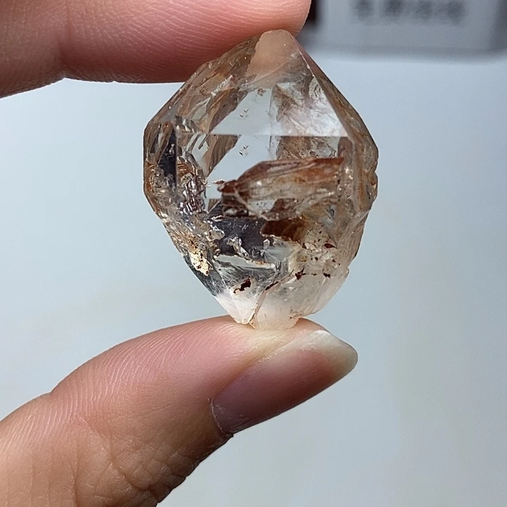 未镶嵌颈饰水晶双尖短腰玻璃体红泥