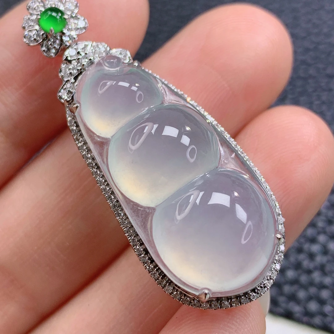 天然缅甸A货翡翠冰种起胶飘花福豆镶18k金吊坠气质玉豆1