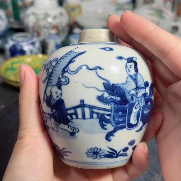 摆件细路青花中期手把罐一件