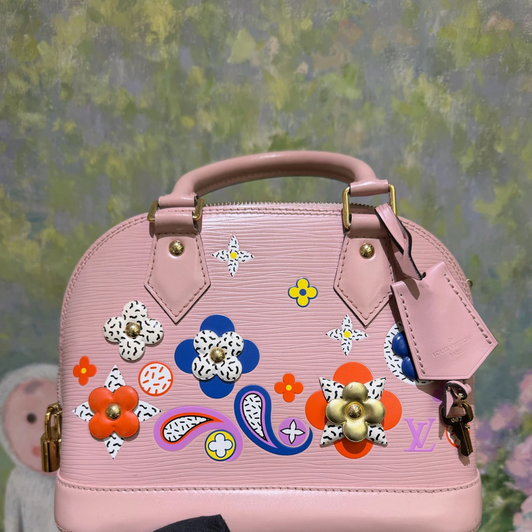 95新 LouisVuitton/路易威登 18519284/KIKIFIFI/贝壳bb包