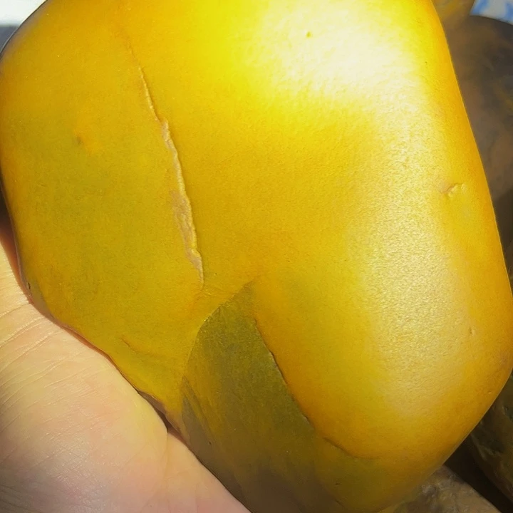 各***收老挝石广蜡石传说