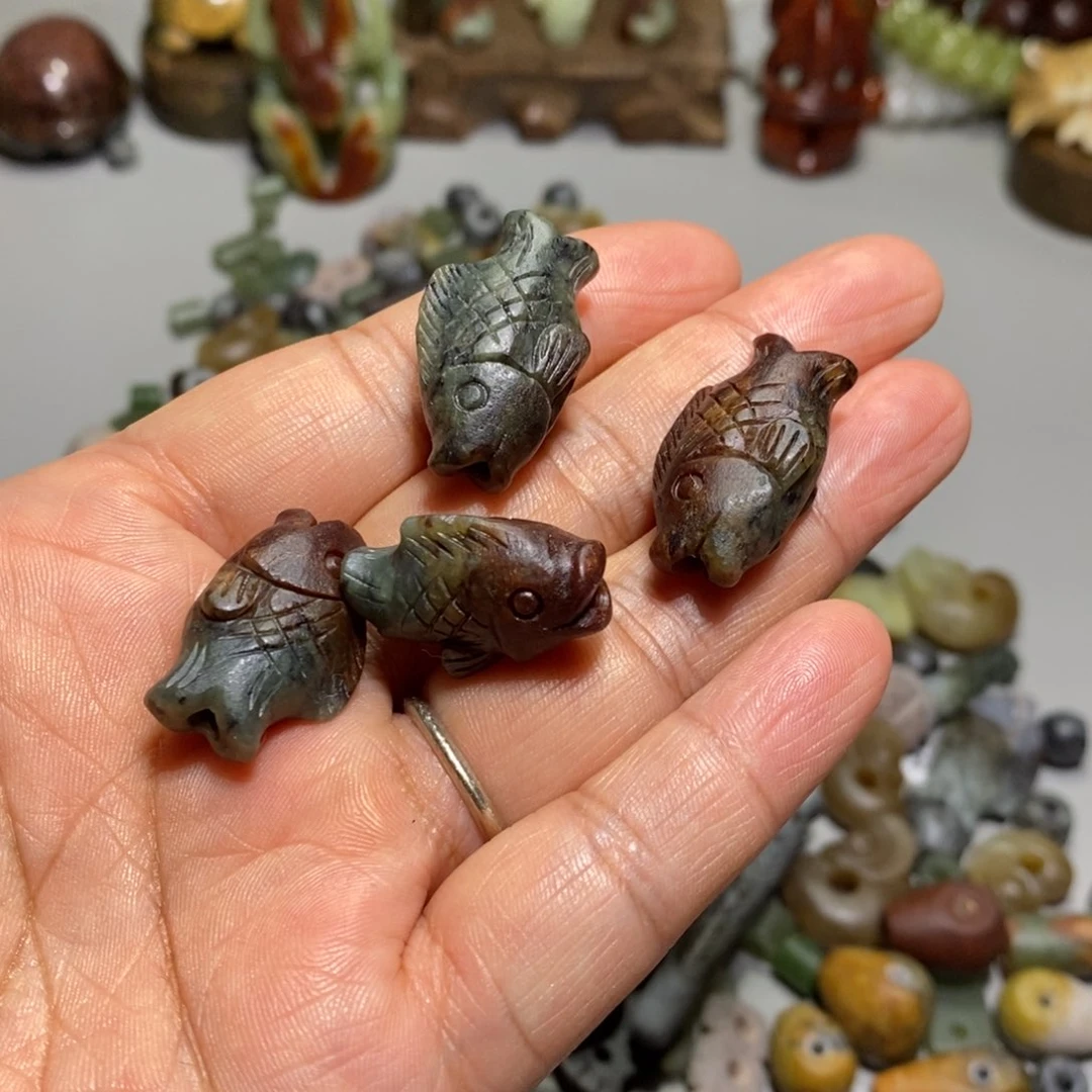 颈饰未镶嵌透闪石质玉多样性发货，发其中一个